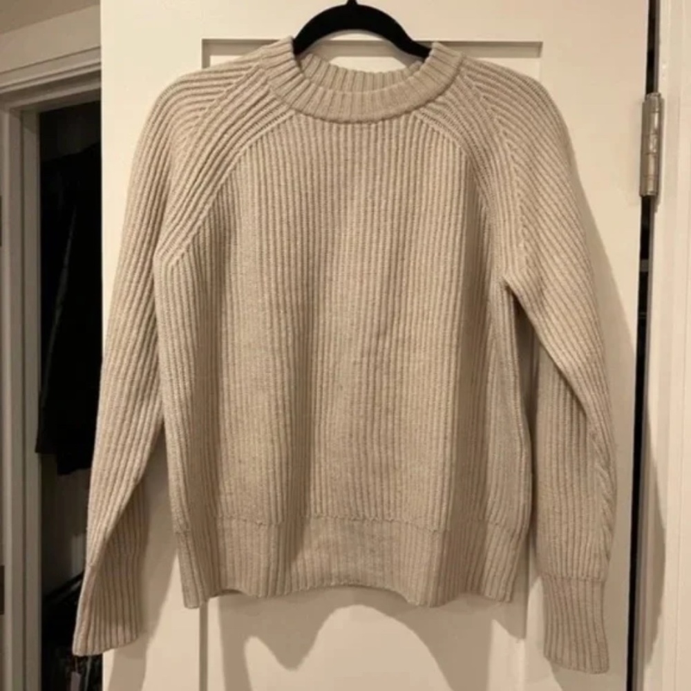 Aritzia Light Pink Crewneck Ribbed Wilfred Free Wool Knit Sweater [Small]